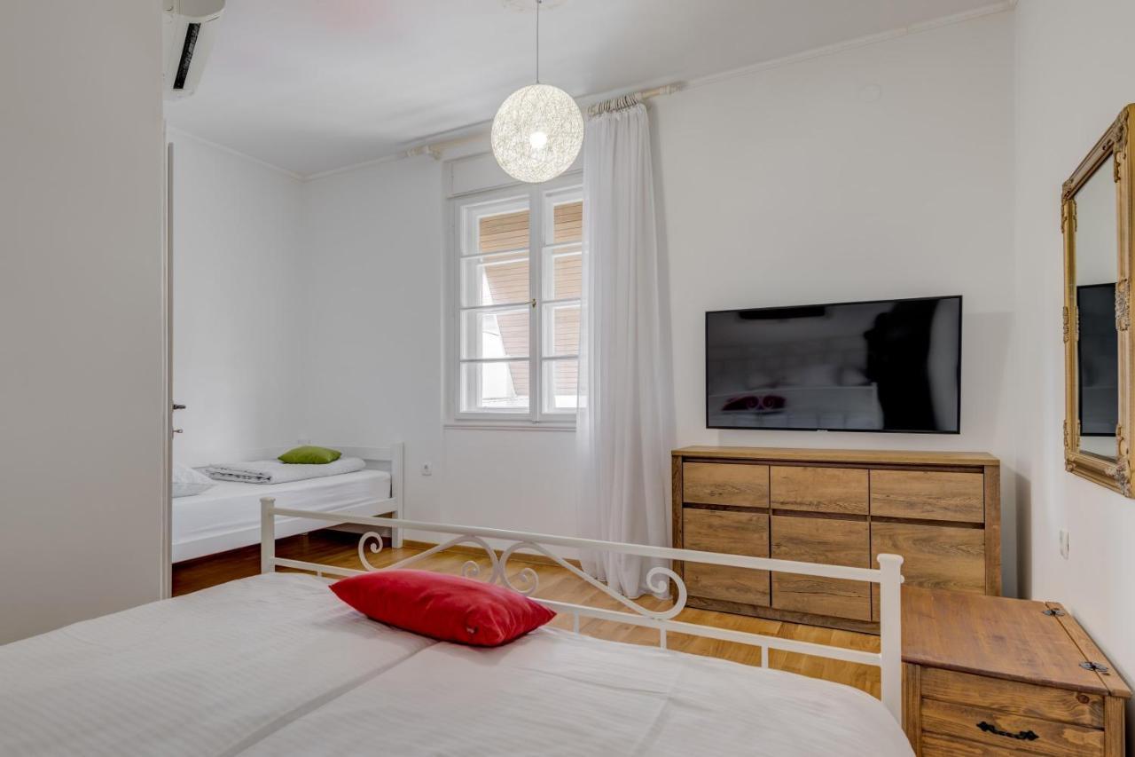 Apartment Dinka With Terrace Split Exteriör bild